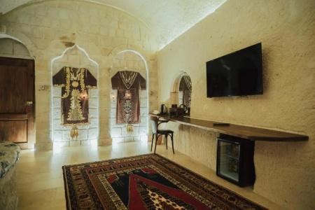 Hu of Cappadocia - 105