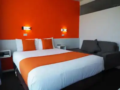 Waterfront Lodge Motel - 88