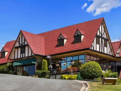 Village Family Motor Inn - 9