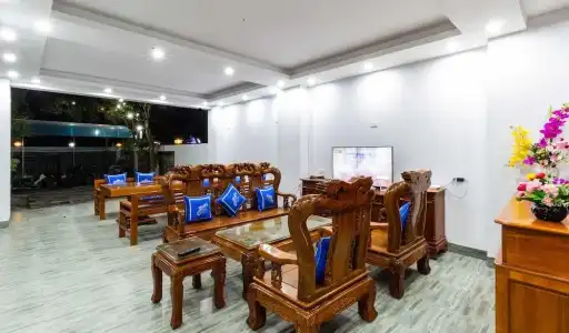 Elizabeth Tam Coc - 32