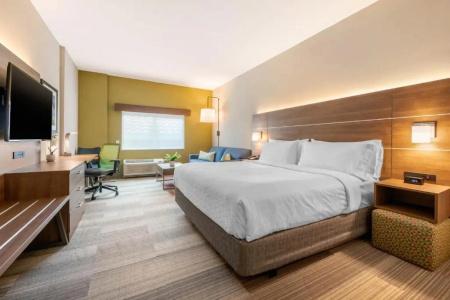 Holiday Inn Express & Suites St. Petersburg - Madeira Beach by IHG - 52