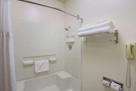 Quality Inn Fresno Yosemite Airport - 39