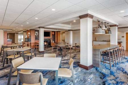 Fairfield Inn & Suites Madison East - 16