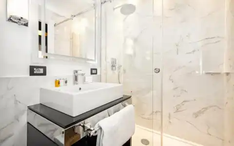 The Independent Suite - 45