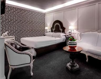 The Glam Boutique & Apt - 25