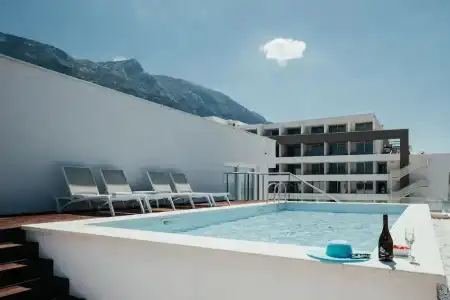 Romana Beach Apartments - 61