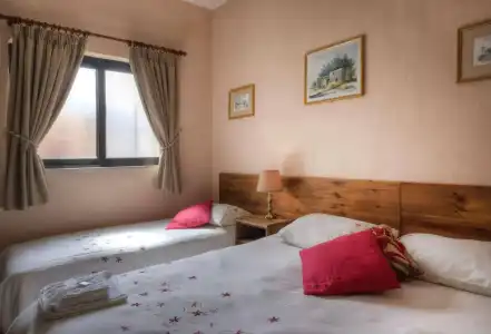 Green Grove Guest House - 2