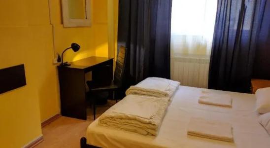 Pallet Hostel - 5