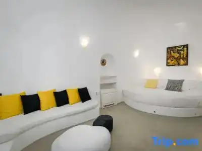 Trieris Villa & Suites - 57