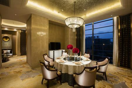 Hilton Wuhan Riverside - 26