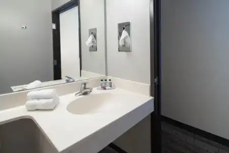 Baymont by Wyndham Las Vegas South Strip - 38
