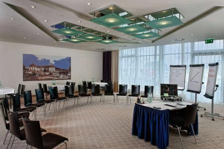 Ramada by Wyndham Dresden - 26