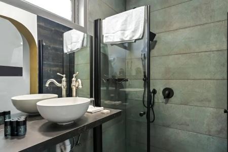Helios Boutique Suites by la Finca - 7