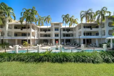 Mandalay Luxury Beachfront Apartments - 12