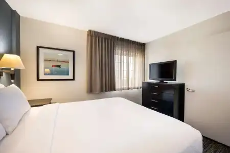 Sonesta Simply Suites Garden Grove Anaheim - 29