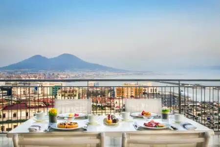 Renaissance Naples Mediterraneo - 18