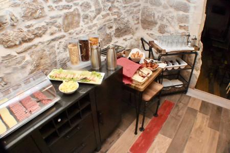 Heritage Palace Varos - Mag Quaint & Elegant Boutiques - 12