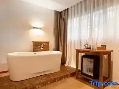 Blossom Hill Inn · Shantang - 95