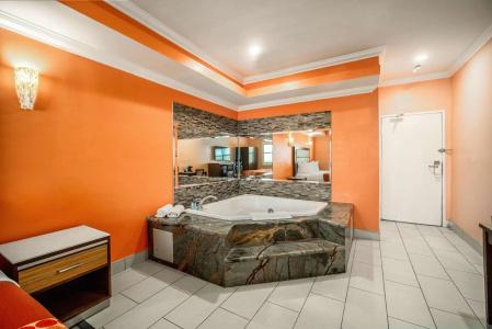 Rodeway Inn & Suites Pasadena - 16