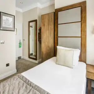 Gem Langham Court - 27