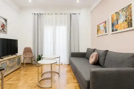 Nicholas Point Apartments and Rooms - 80