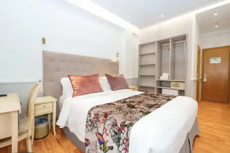 Acropolis Ami Boutique - 42