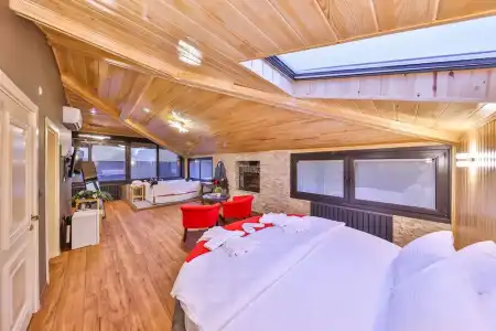 Agva Pieria Luxury +16 - 40
