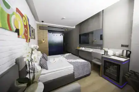 Laren Family & Spa - Boutique - 94
