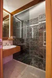 Otel Azmakhan - 63