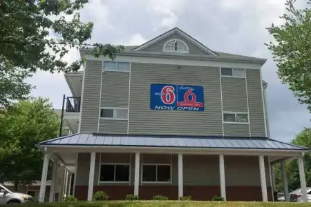 Motel 6 Greensboro, NC - I-40 - 35