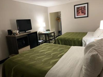 Quality Inn Airport East - 28