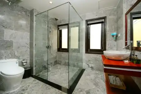 Threeway Riverside Villa - 29