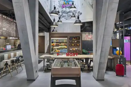 Moxy Lausanne City - 12
