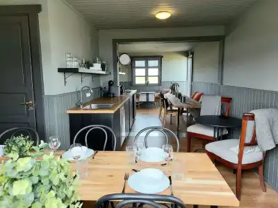 Riverfront Lodge - 9