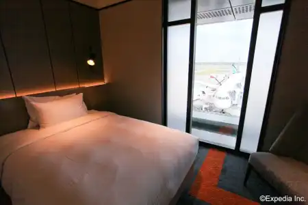 Aerotel Singapore - Transit in Terminal 1 - 4