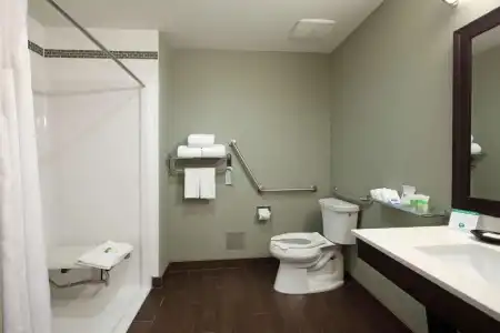 Best Western Pacific Inn - 53