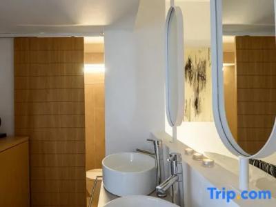Muses Cycladic Suites - 213