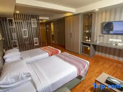 Grand United Ahlone Branch - 123