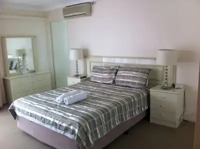 Zenith Ocean Front Apartments - 2