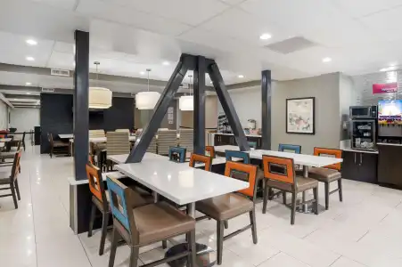 Best Western Plus Commerce - 31
