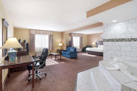 Quality Inn & Suites Bloomington University Area - 44