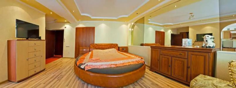 Lessor 204 Apartments - 81