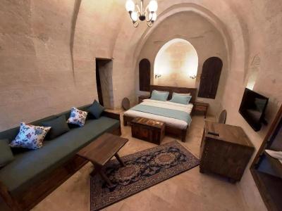 Armesos Cave - 125
