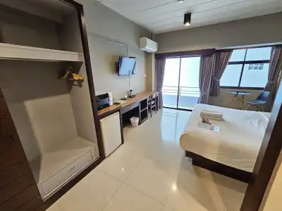 Wsotel and Serviced Apartment - 95