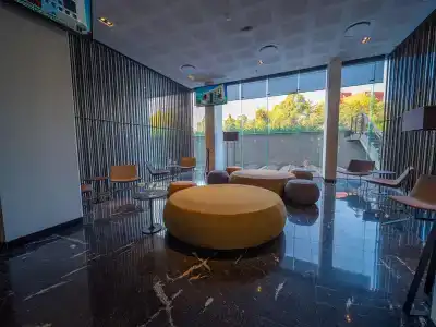 Galeria Plaza San Jeronimo - 13