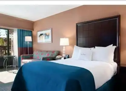 DoubleTree by Hilton Columbus - 43