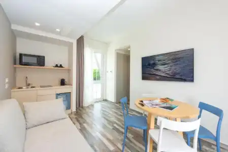 Amarina - 106