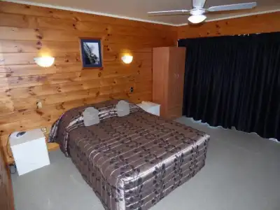 Cedarwood Lakeside Motel & Conference Venue - 70
