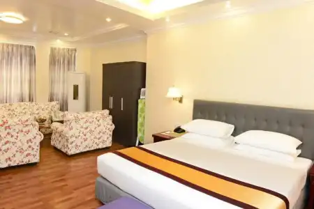 Grand United Ahlone Branch - 206