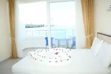 Side Beach Club - 5